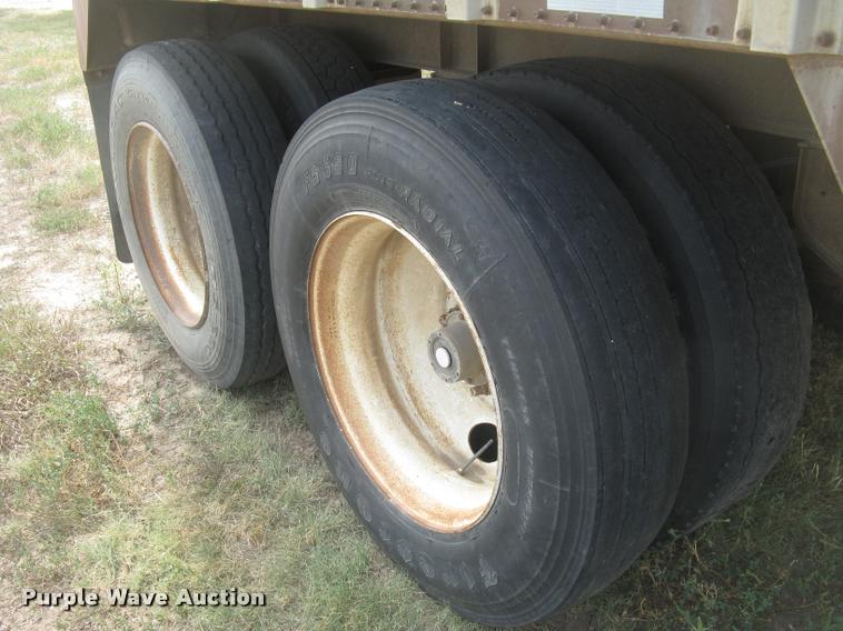 image for item L2303 1981 Merritt GS-420-10 double hopper grain trailer