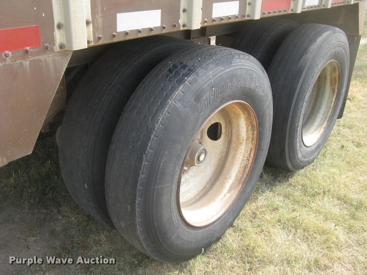 image for item L2303 1981 Merritt GS-420-10 double hopper grain trailer