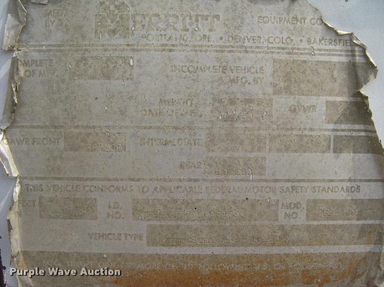 image for item L2303 1981 Merritt GS-420-10 double hopper grain trailer