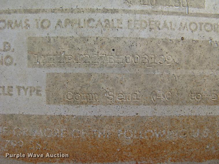 image for item L2303 1981 Merritt GS-420-10 double hopper grain trailer