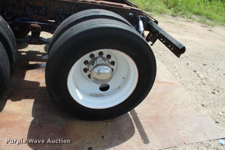 image for item L3204 1979 Peterbilt semi truck