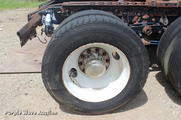 image for item L3204 1979 Peterbilt semi truck