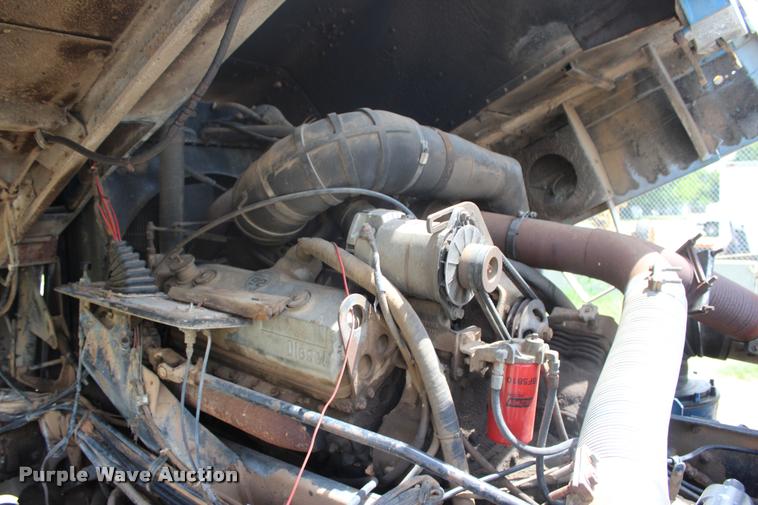 image for item L3204 1979 Peterbilt semi truck