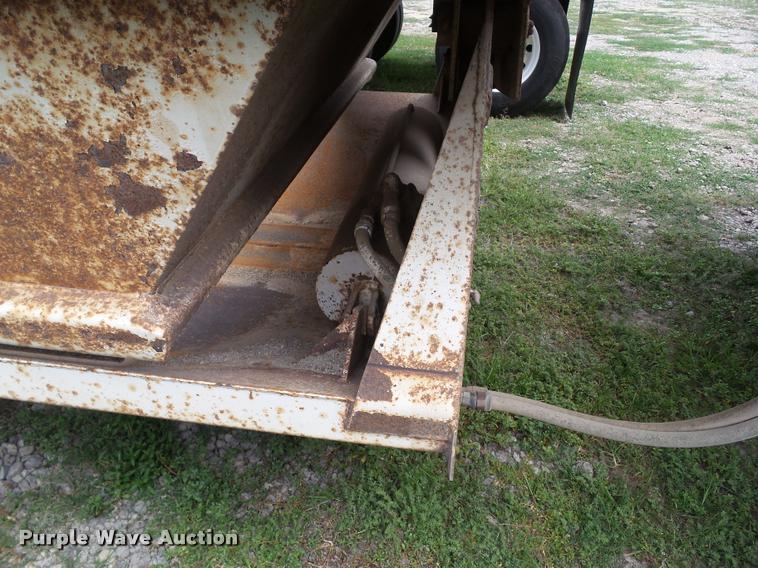 image for item L5623 2002 Trail Blazer S-4403 bottom dump trailer