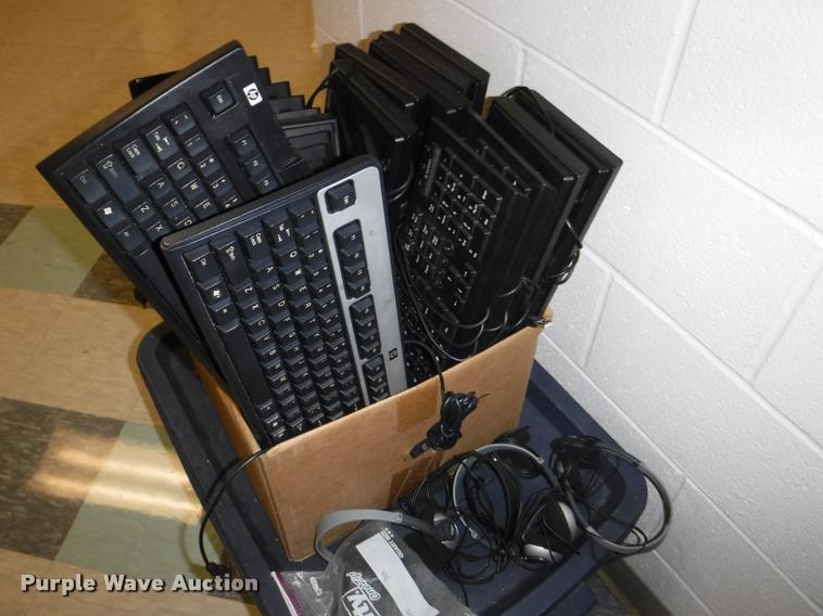 image for item BY9845 (36) Lenovo ThinkCenter CPUs