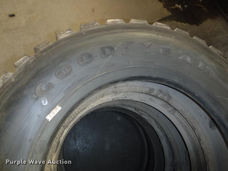 image for item BY9891 (6) Goodyear 8R19.5 tires
