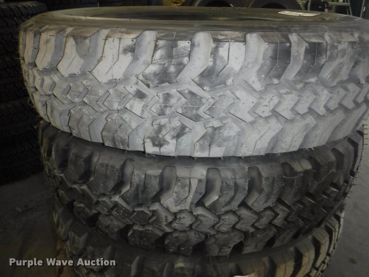image for item BY9891 (6) Goodyear 8R19.5 tires