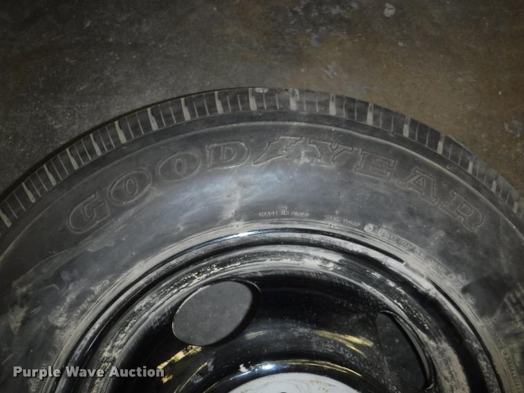 image for item BY9891 (6) Goodyear 8R19.5 tires