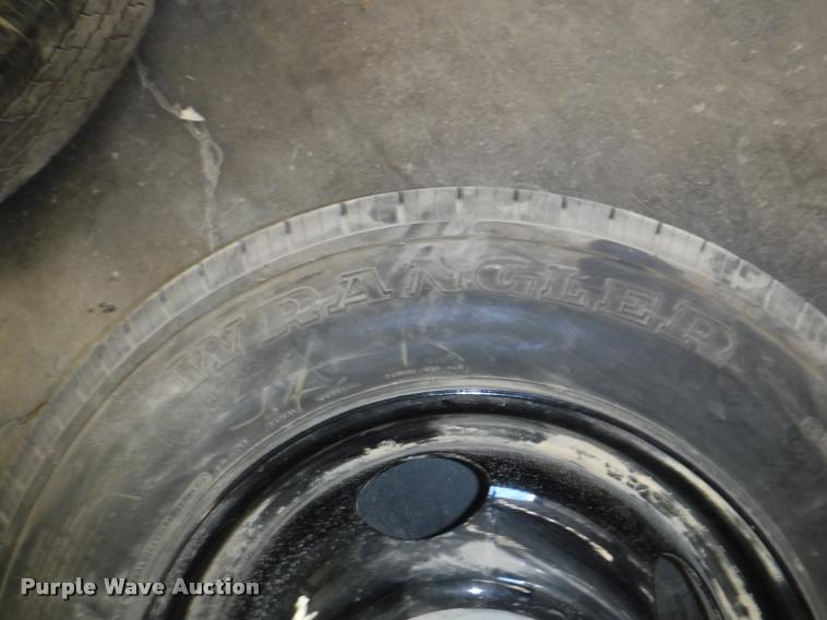 image for item BY9891 (6) Goodyear 8R19.5 tires
