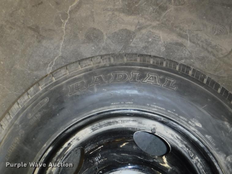 image for item BY9891 (6) Goodyear 8R19.5 tires