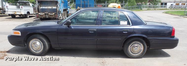 image for item DA1639 2001 Ford Crown Victoria Police Interceptor