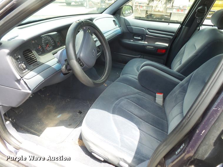 image for item DA1639 2001 Ford Crown Victoria Police Interceptor