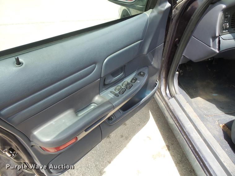 image for item DA1639 2001 Ford Crown Victoria Police Interceptor