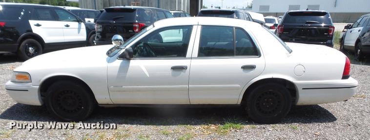 image for item DA1668 2000 Ford Crown Victoria Police Interceptor