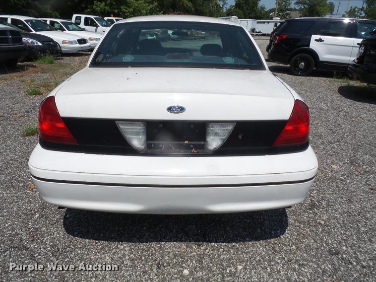 image for item DA1668 2000 Ford Crown Victoria Police Interceptor