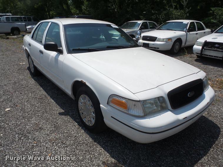 image for item DA1668 2000 Ford Crown Victoria Police Interceptor