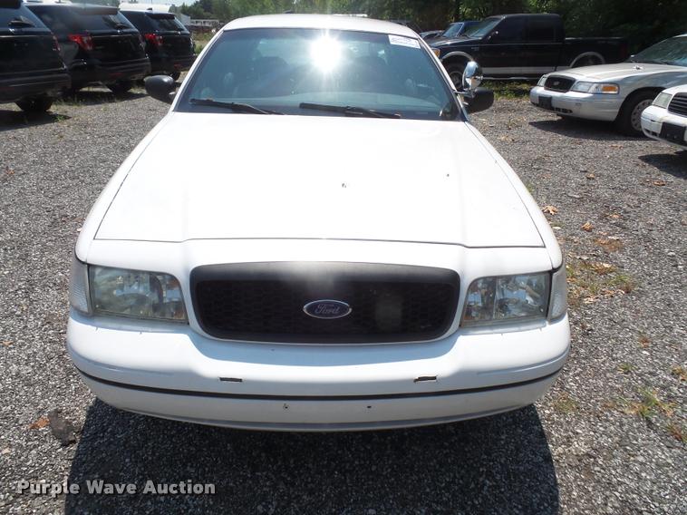 image for item DA1668 2000 Ford Crown Victoria Police Interceptor