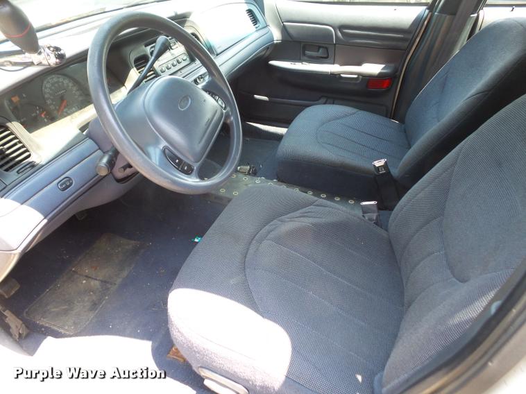 image for item DA1668 2000 Ford Crown Victoria Police Interceptor