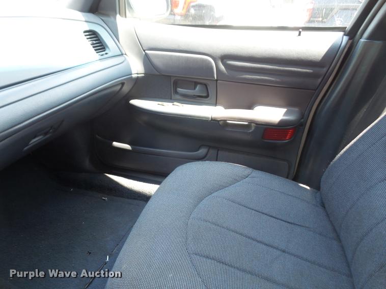 image for item DA1668 2000 Ford Crown Victoria Police Interceptor