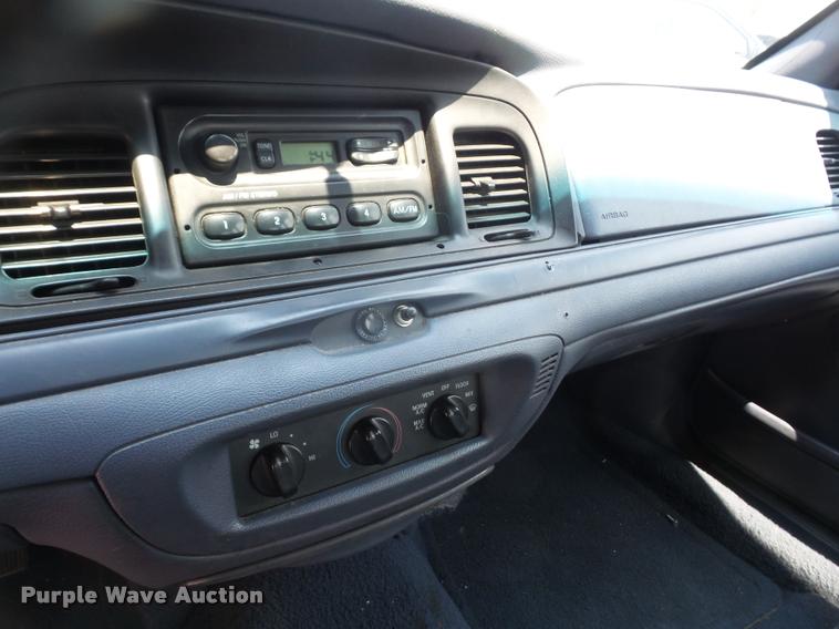 image for item DA1668 2000 Ford Crown Victoria Police Interceptor