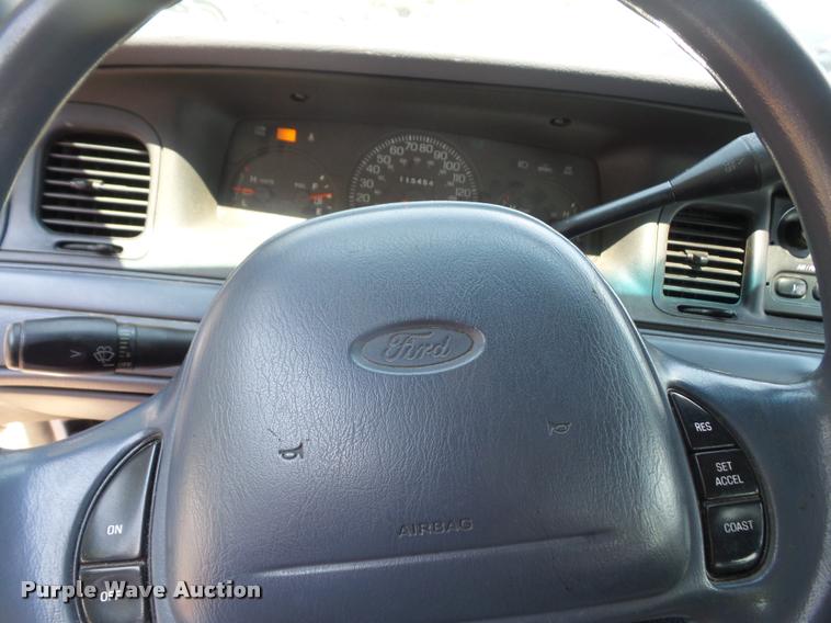 image for item DA1668 2000 Ford Crown Victoria Police Interceptor