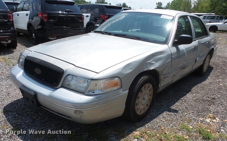 image for item DA1669 2005 Ford Crown Victoria Police Interceptor