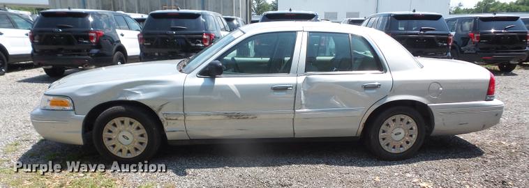 image for item DA1669 2005 Ford Crown Victoria Police Interceptor