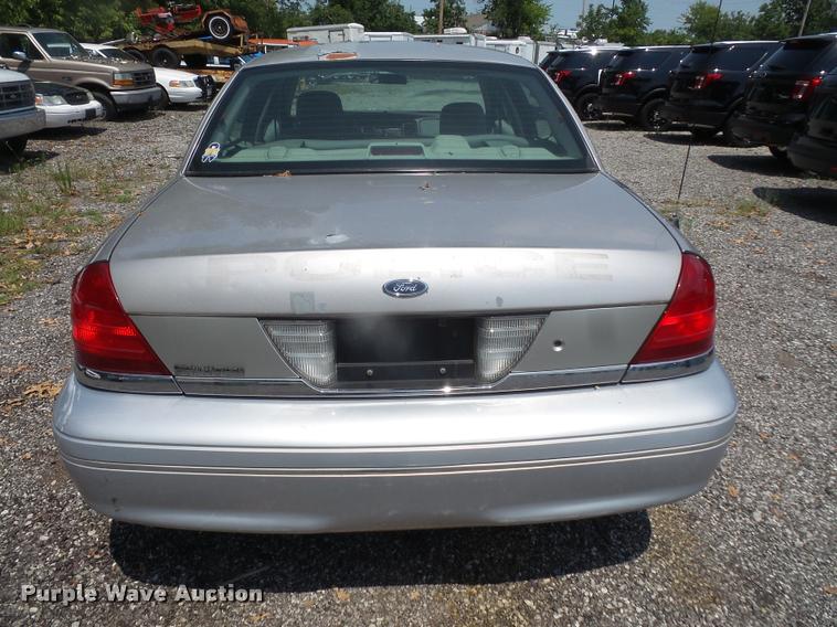 image for item DA1669 2005 Ford Crown Victoria Police Interceptor