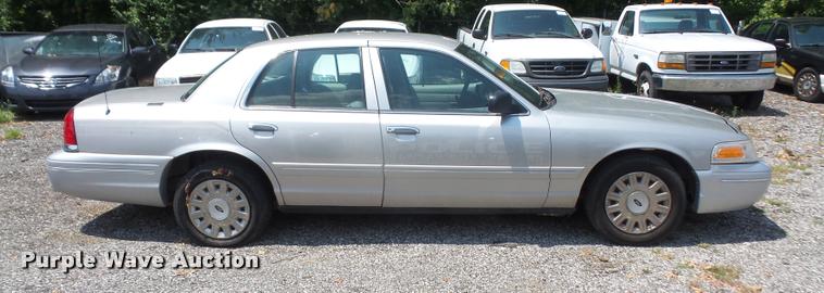 image for item DA1669 2005 Ford Crown Victoria Police Interceptor