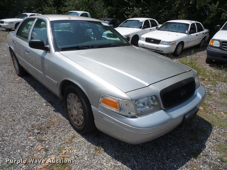 image for item DA1669 2005 Ford Crown Victoria Police Interceptor