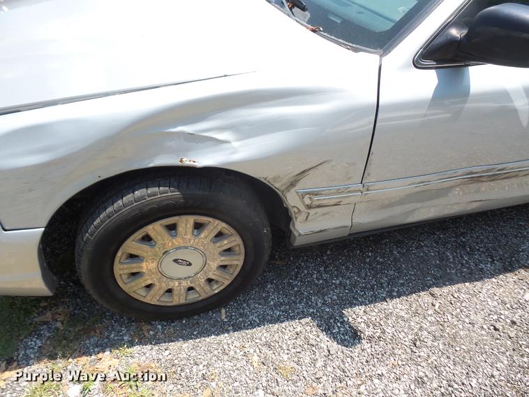 image for item DA1669 2005 Ford Crown Victoria Police Interceptor