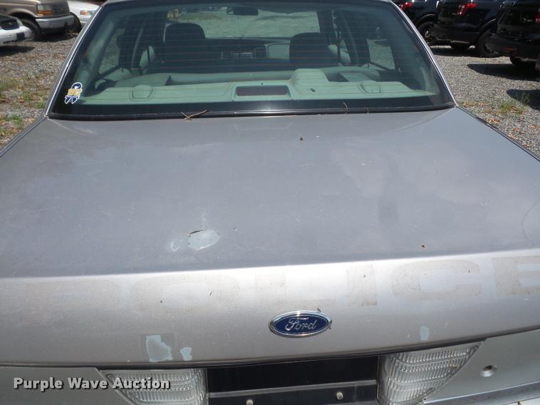 image for item DA1669 2005 Ford Crown Victoria Police Interceptor