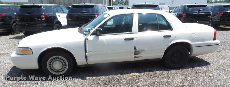 image for item DA1670 2000 Ford Crown Victoria Police Interceptor
