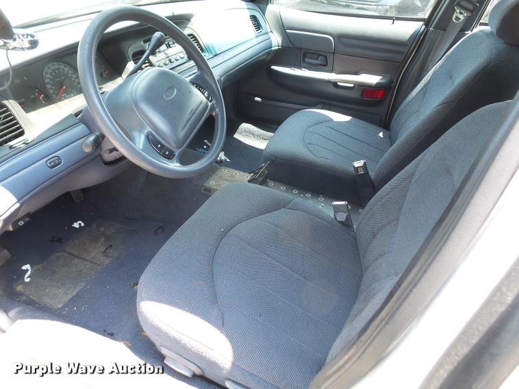 image for item DA1670 2000 Ford Crown Victoria Police Interceptor