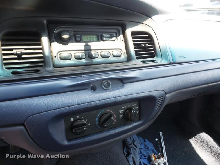 image for item DA1670 2000 Ford Crown Victoria Police Interceptor