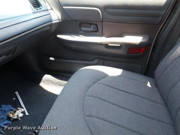 image for item DA1670 2000 Ford Crown Victoria Police Interceptor