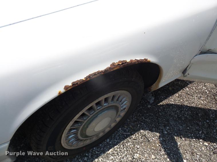 image for item DA1670 2000 Ford Crown Victoria Police Interceptor