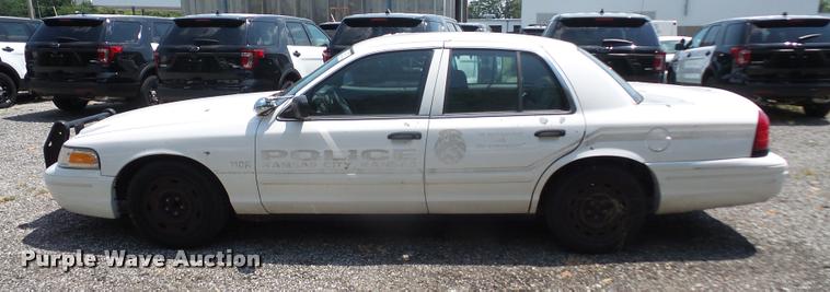 image for item DA1671 2005 Ford Crown Victoria Police Interceptor