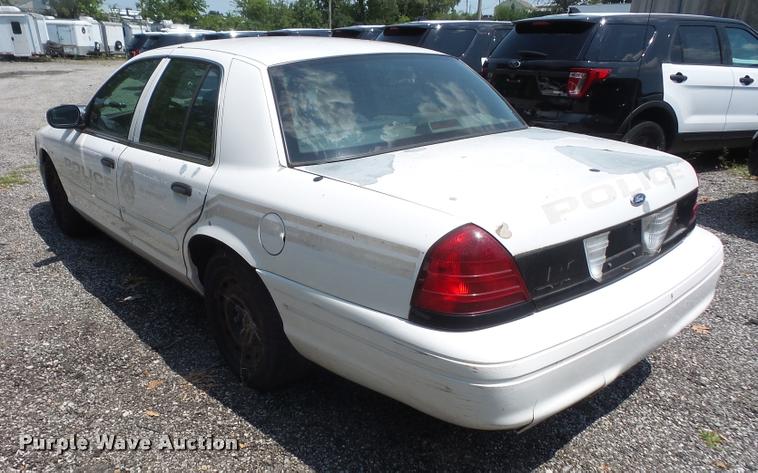 image for item DA1671 2005 Ford Crown Victoria Police Interceptor