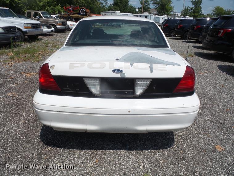 image for item DA1671 2005 Ford Crown Victoria Police Interceptor