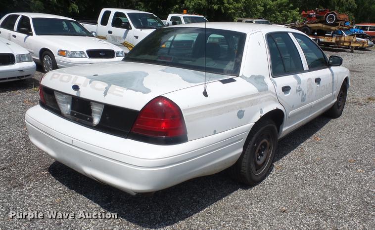 image for item DA1671 2005 Ford Crown Victoria Police Interceptor