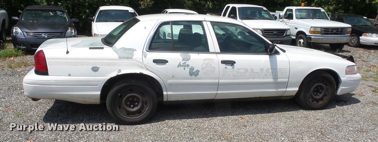image for item DA1671 2005 Ford Crown Victoria Police Interceptor