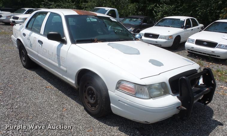 image for item DA1671 2005 Ford Crown Victoria Police Interceptor