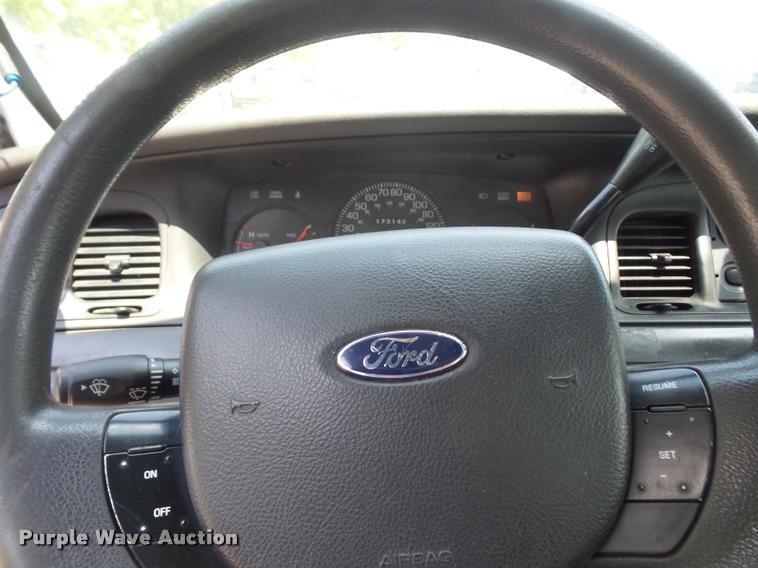 image for item DA1671 2005 Ford Crown Victoria Police Interceptor