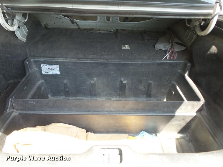 image for item DA1671 2005 Ford Crown Victoria Police Interceptor