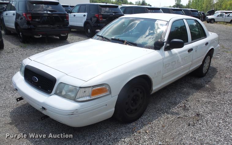 image for item DA1673 2011 Ford Crown Victoria Police Interceptor