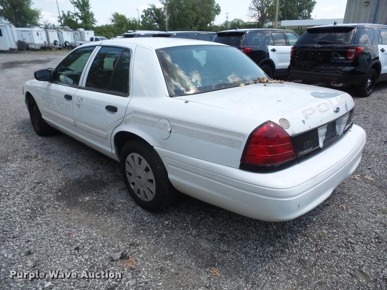image for item DA1673 2011 Ford Crown Victoria Police Interceptor
