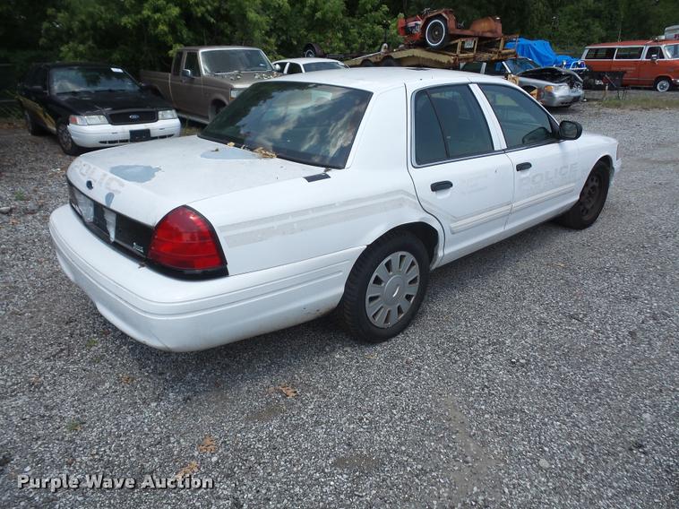 image for item DA1673 2011 Ford Crown Victoria Police Interceptor
