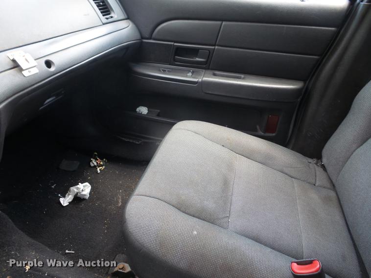 image for item DA1673 2011 Ford Crown Victoria Police Interceptor