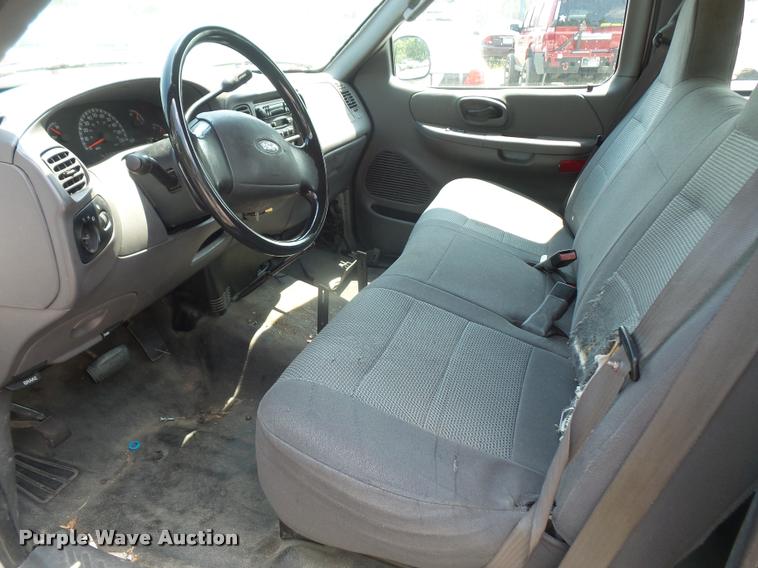 image for item DA1674 2004 Ford F150 XL SuperCab pickup truck